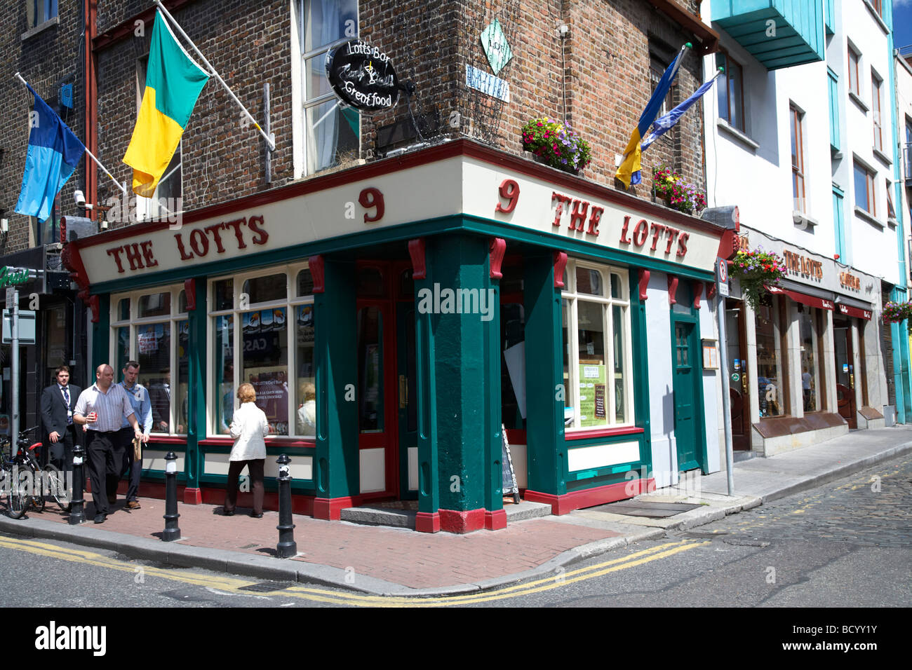 the lotts pub and bar traditional irish pub lower liffey street dublin republic of ireland dublins smallest bar Stock Photo