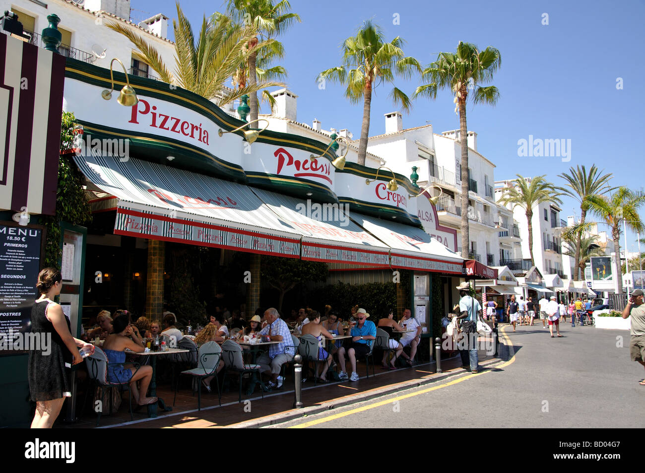 Puerto banus restaurant hi-res stock photography and images - Alamy