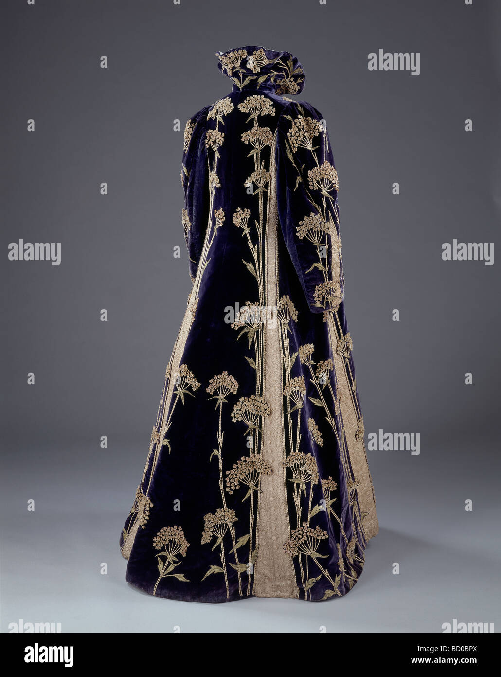 flower embroidered coat