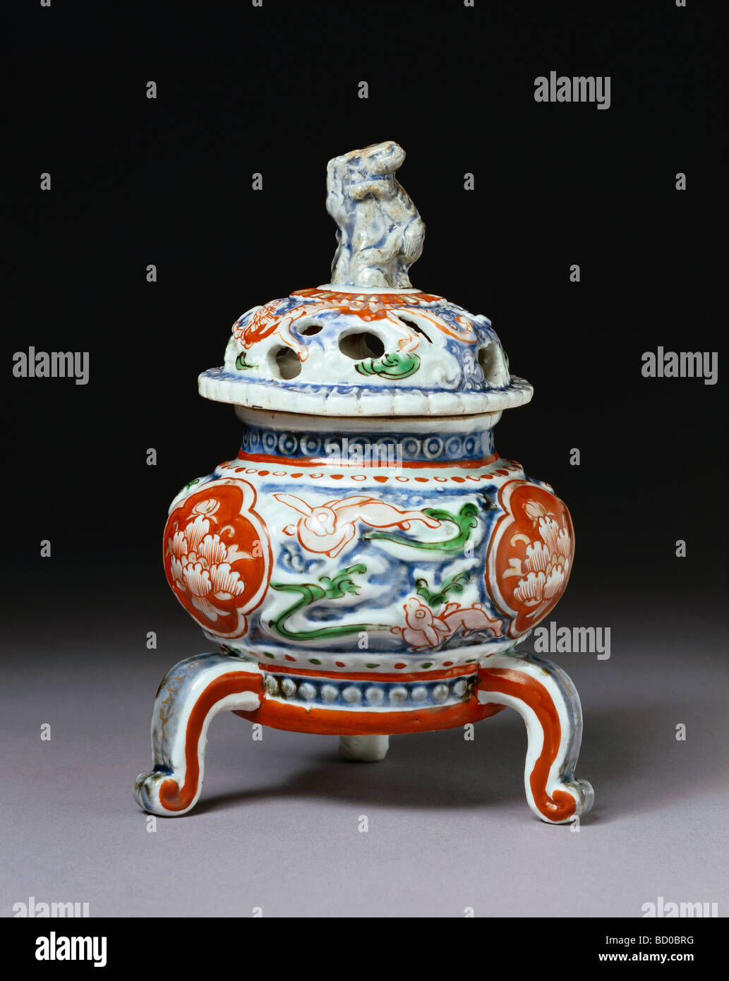 Incense burner. Japan, early 18th century Stock Photo Alamy