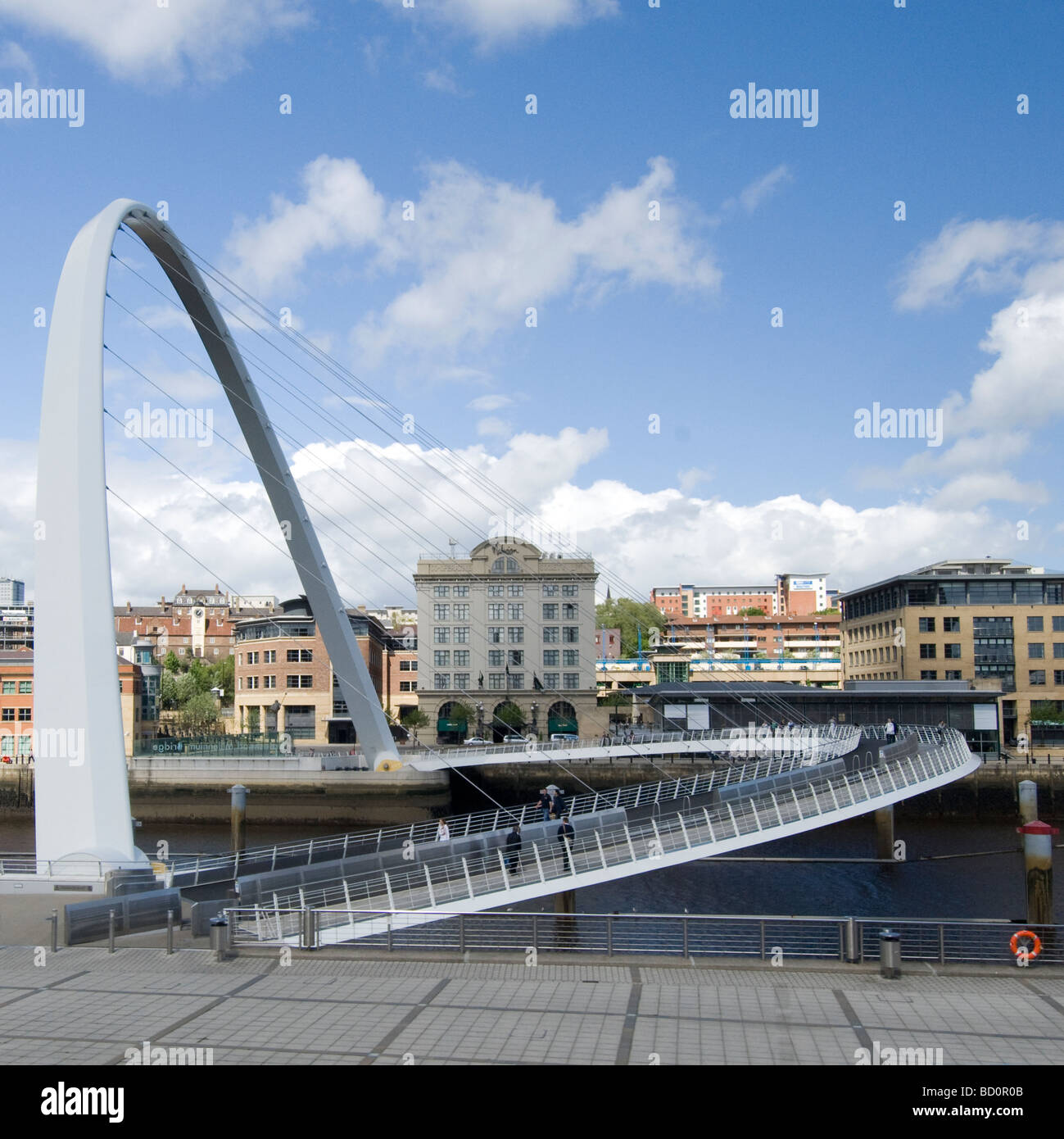 Gateshead Millennium Bridge, River Tyne, Newcastle upon Tyne, Tyne and Wear, England, Uk. Stock Photo