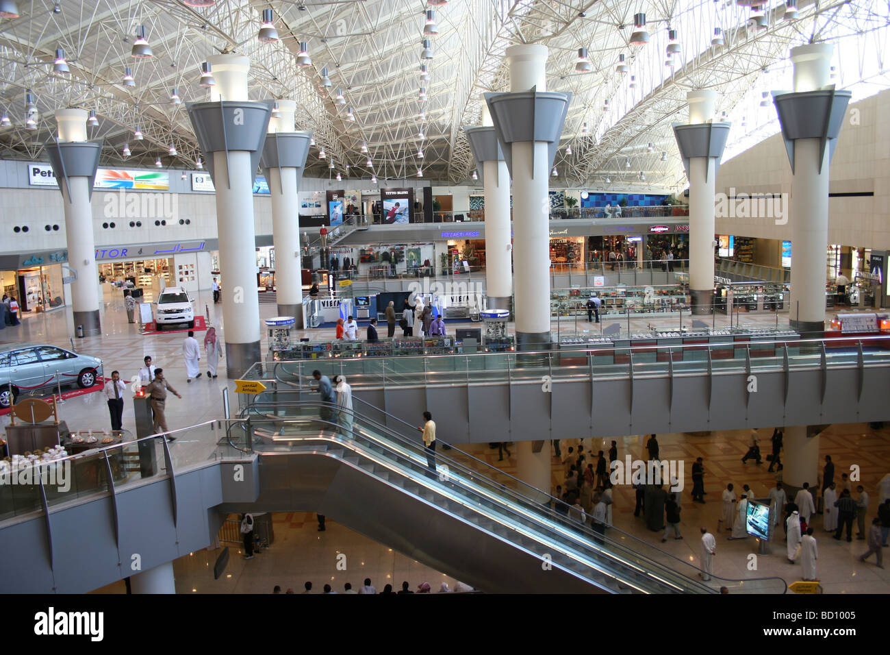 Kuwait City Airport Check In Zone Departures Hall Stock Photo Alamy