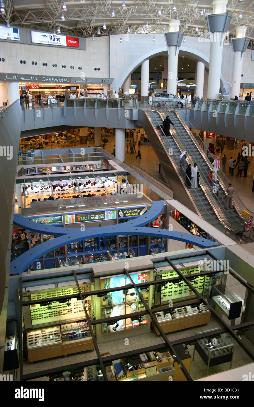 Kuwait City Airport Check In Zone Departures Hall Stock Photo Alamy