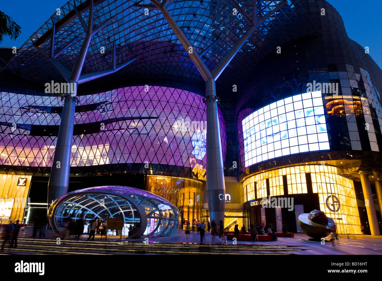 Singapore: Orchard Road Mega-Malls, VasenkaPhotography