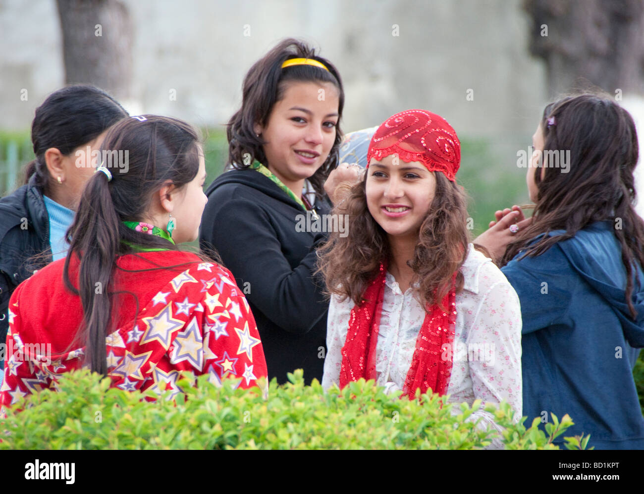 Romanian teenage Gypsy (Roma) girls at Prejmer in Transylvania Stock Photo