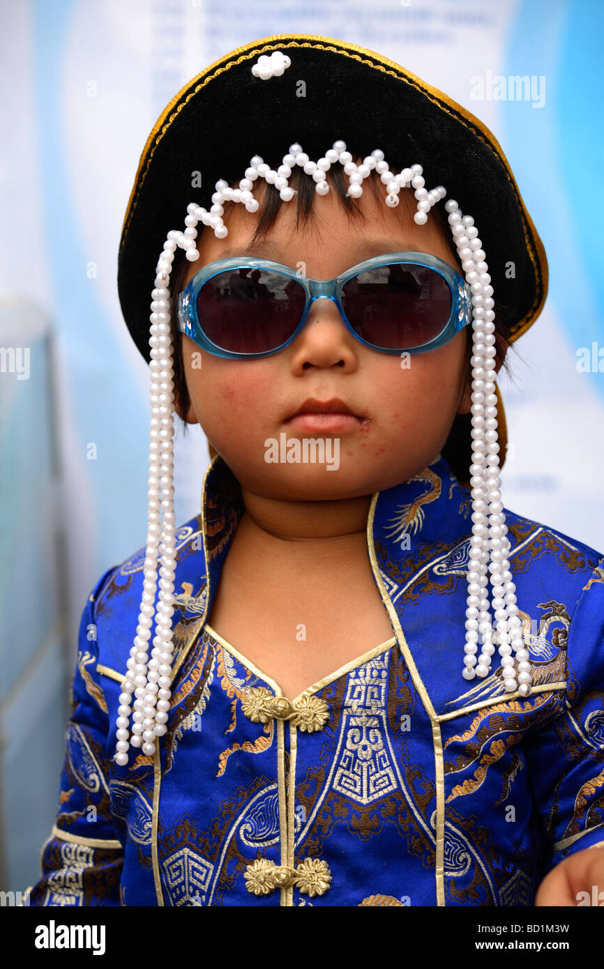 Portrait of a mongolian girl in traditional clothing, Mongolia Stock Photo