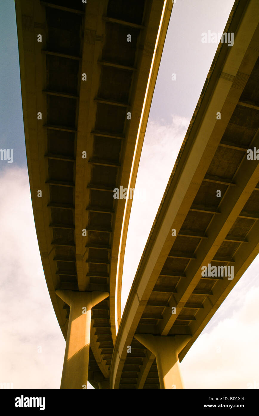 Freeway Low View Freeway overpass support structure hi-res stock photography and images ...
