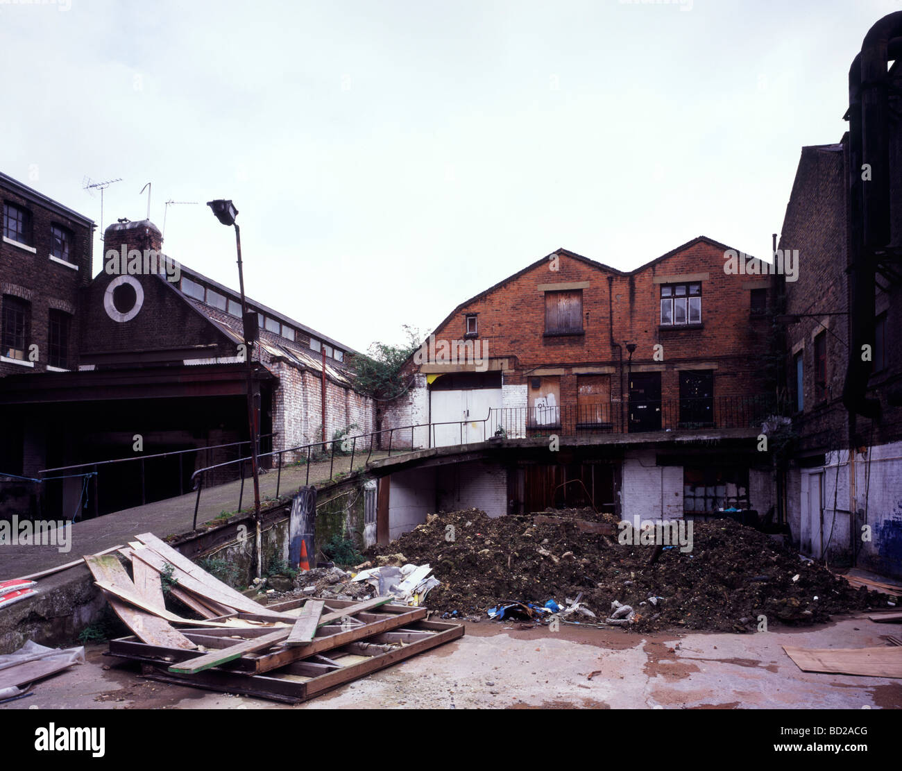 Old london buildings hi-res stock photography and images - Alamy