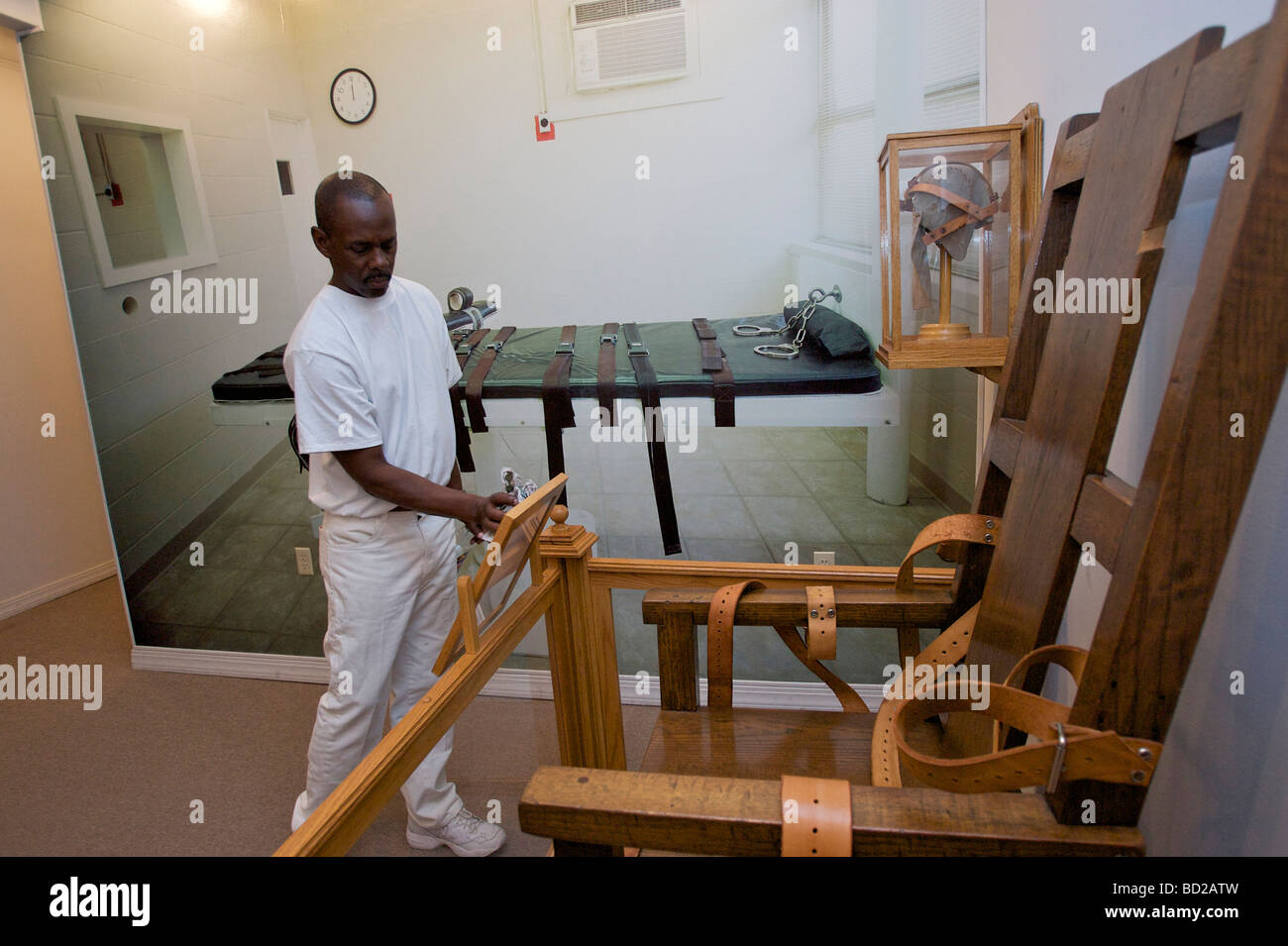 Electric Chair Death High Resolution Stock Photography and Images - Alamy