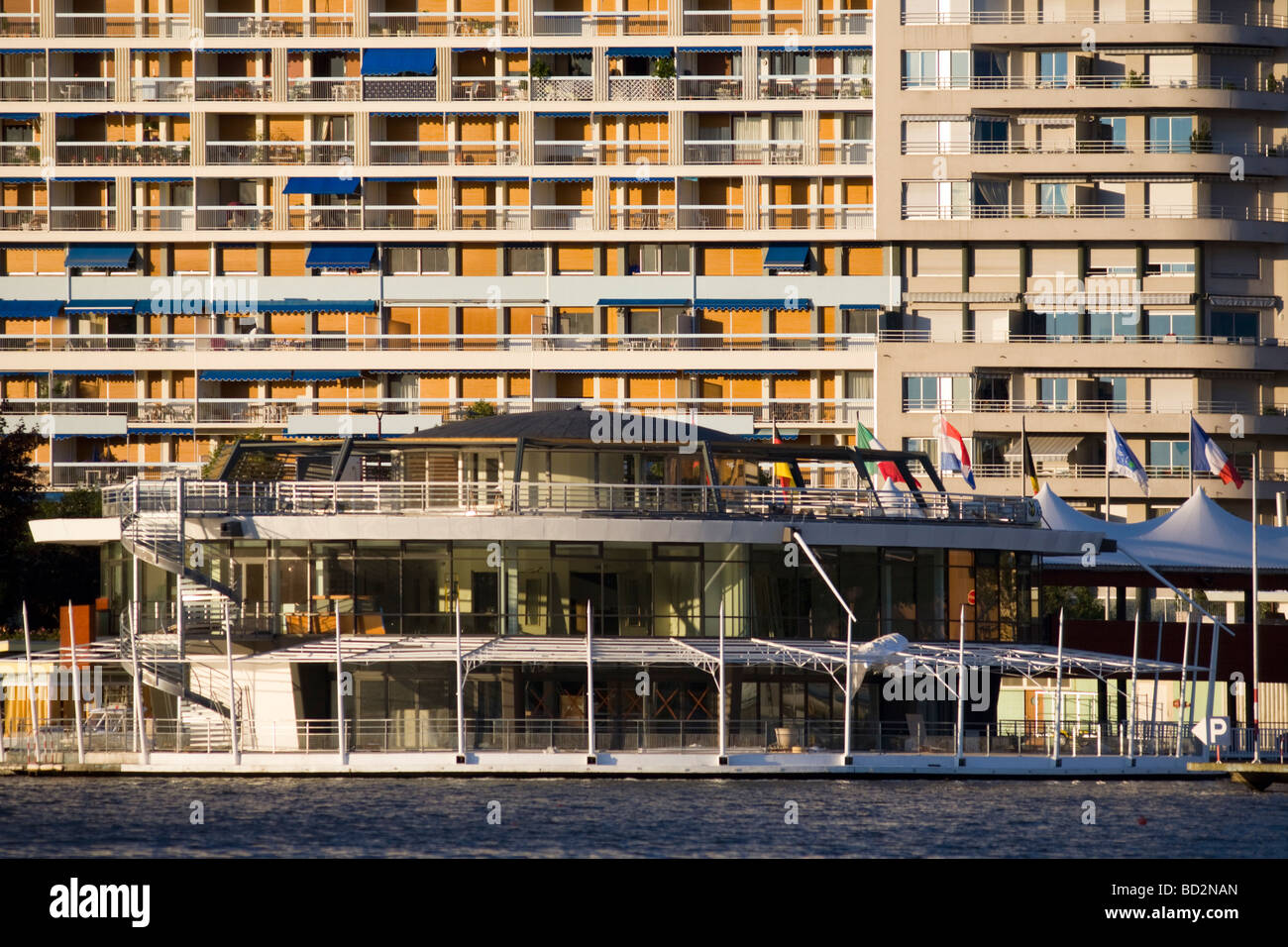 A residential block dating back to the 70's, at Vichy (Allier - France). Immeuble résidentiel des années 70, à Vichy (France). Stock Photo