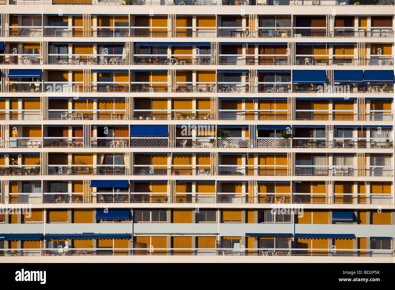 A residential block dating back to the 70's, at Vichy (Allier France — free download