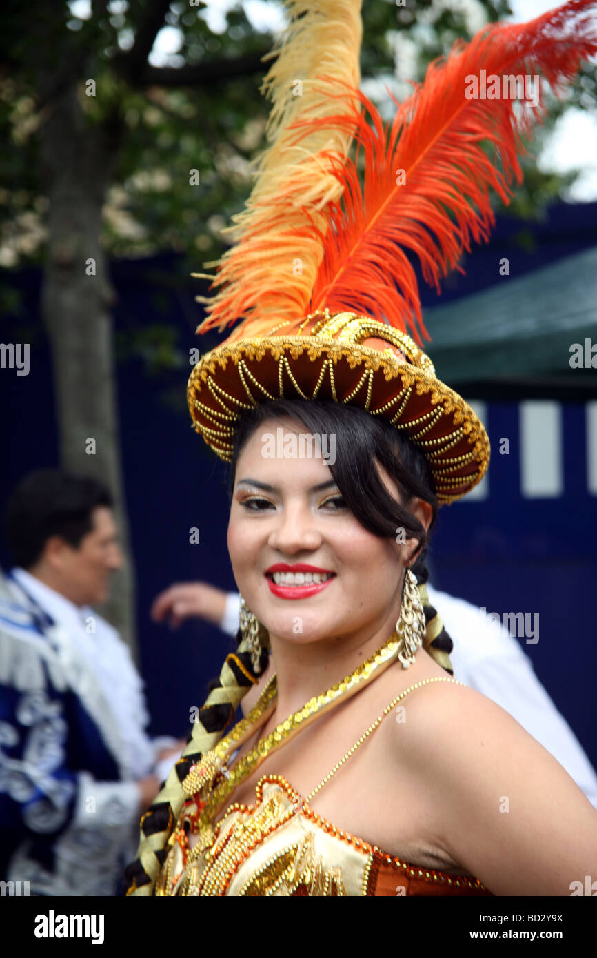 Female dancers at the Carnaval Del Pueblo London Stock Photo