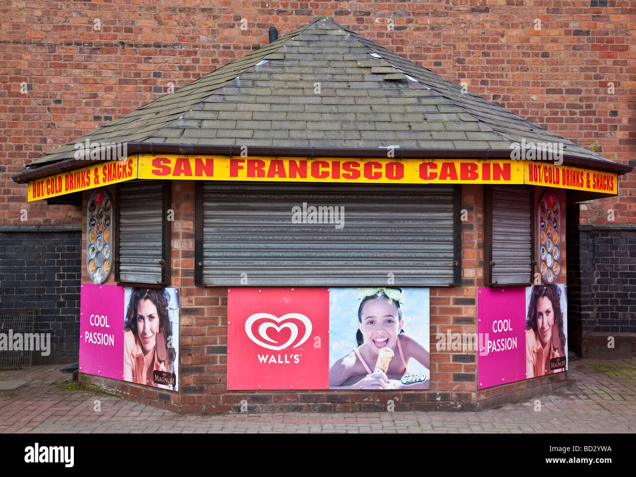 Street Snack Kiosk at the Pierhead, Liverpool, UK Stock Photo