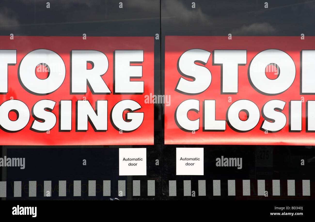 A store closing sign on a U.K. high street Stock Photo Alamy