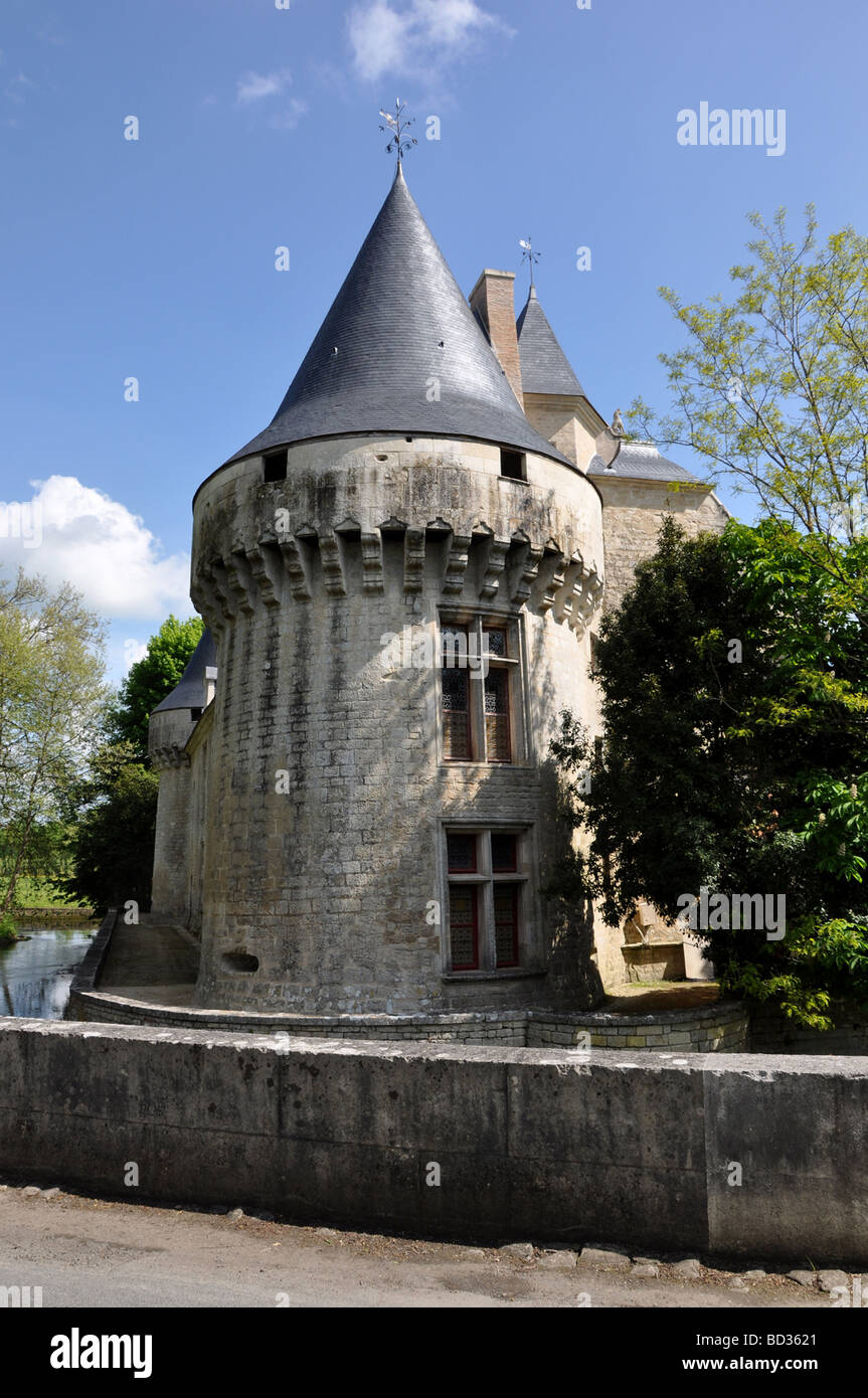 Chateau Dampierre sur Boutonne Stock Photo Alamy