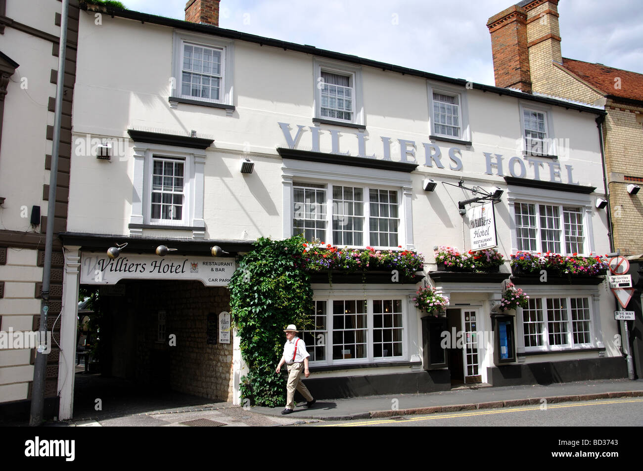 Villiers Hotel, Castle Street, Buckingham, Buckinghamshire, England