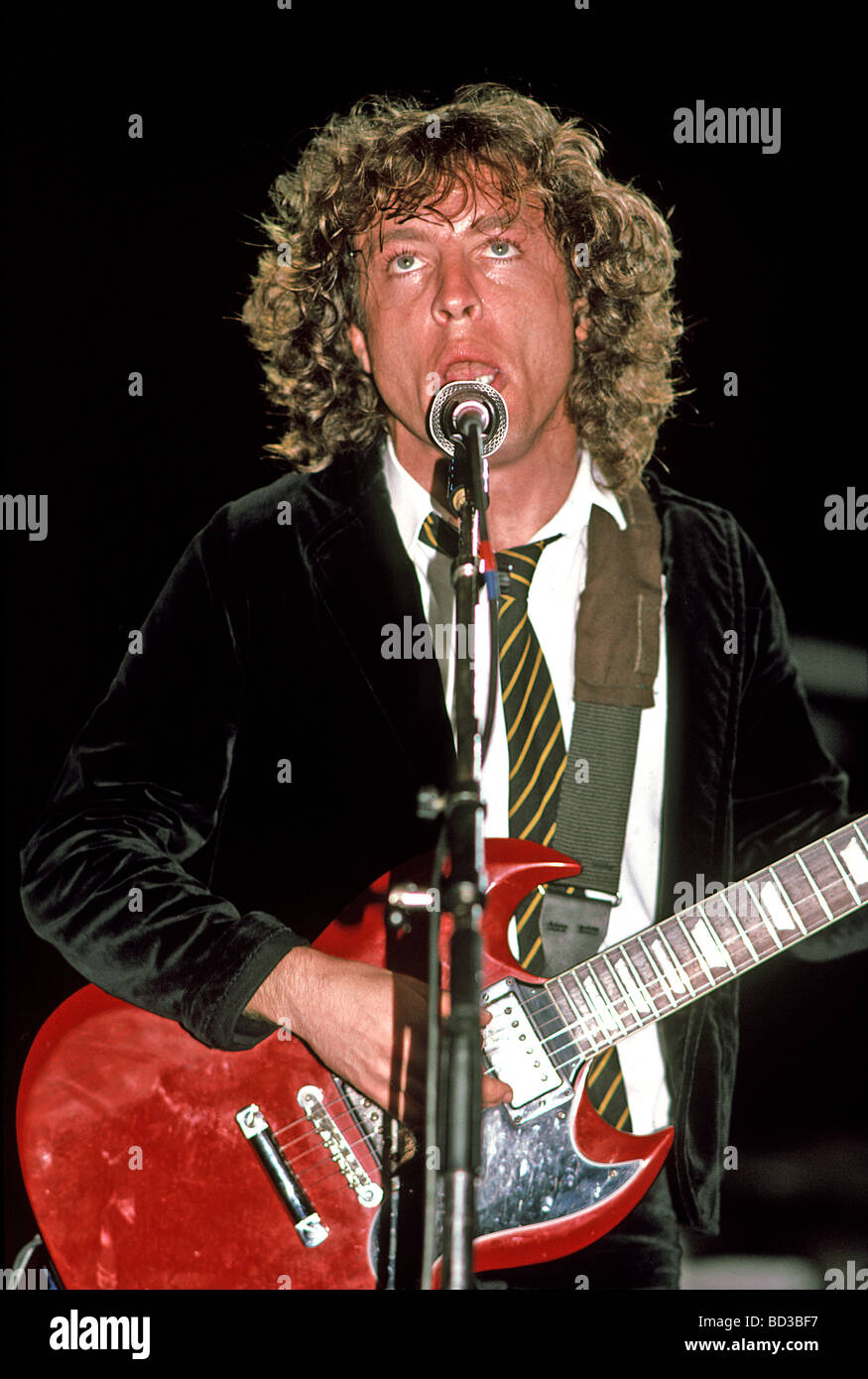 ANGUS YOUNG guitarist with rock  group AC/DC about 1978 Stock Photo