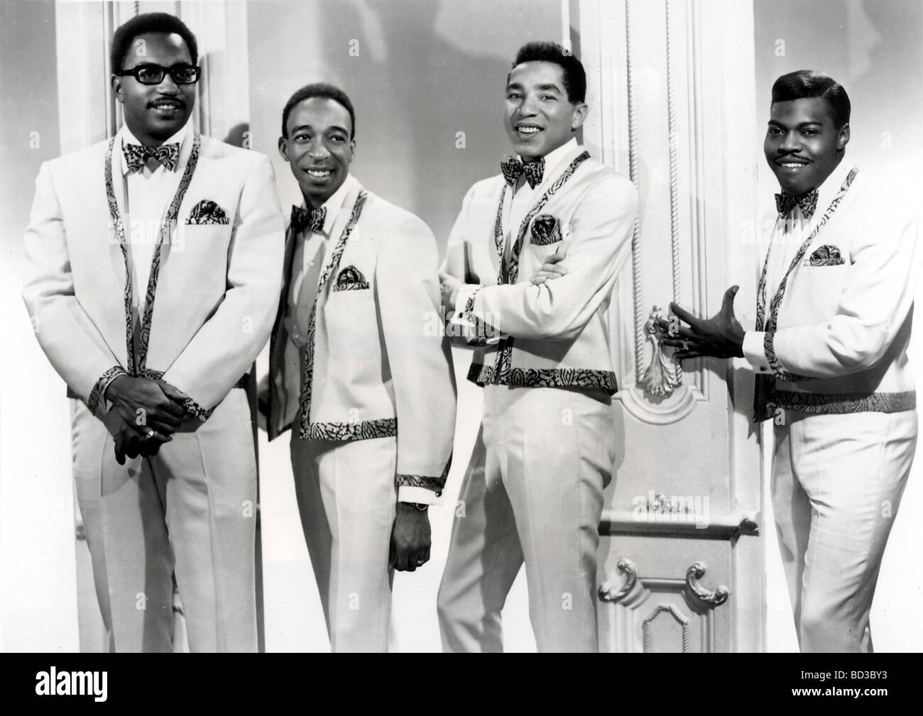 Smokey robinson and the miracles gold