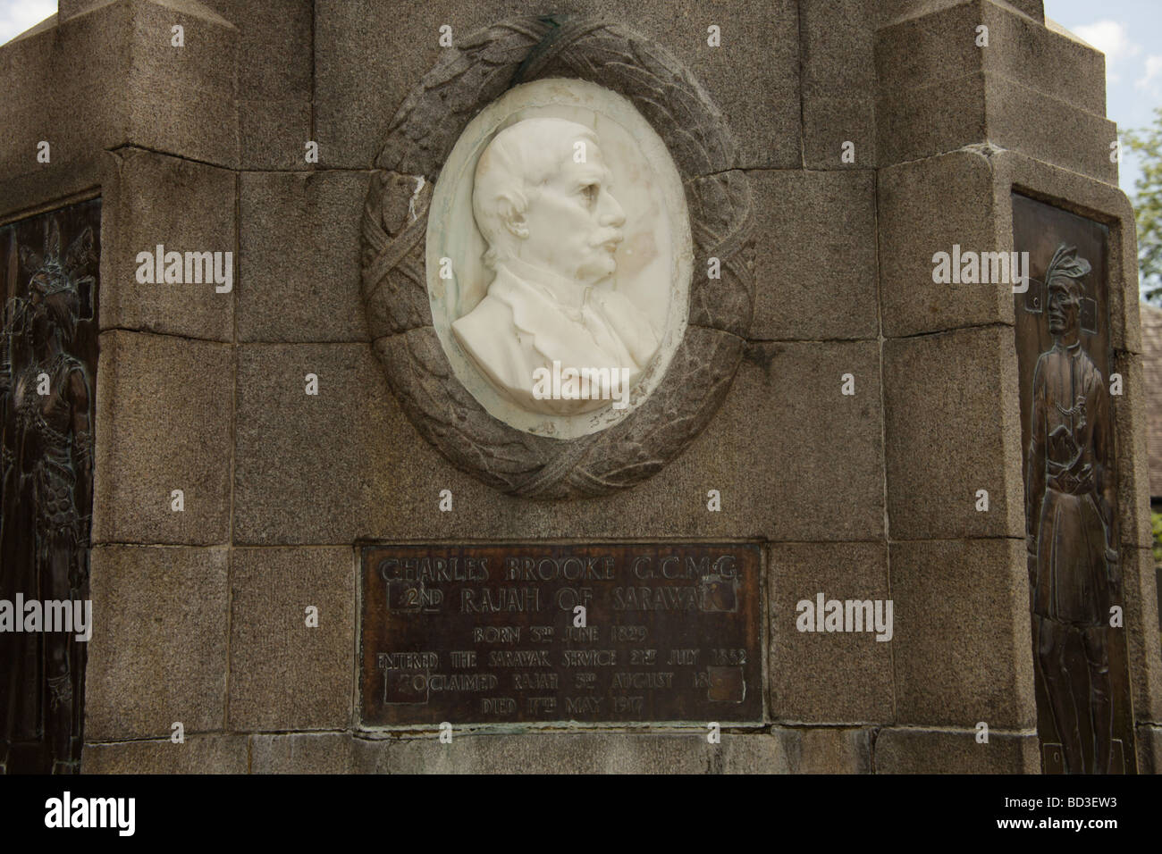 The James Brooke Memorial in front the Court House in Kuching Sarawak Borneo Malaysia Southeast Asiatisch Asian Stock Photo