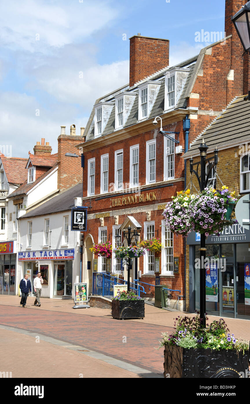 Pedestrianised Sheep Street, Bicester, Oxfordshire, England, United