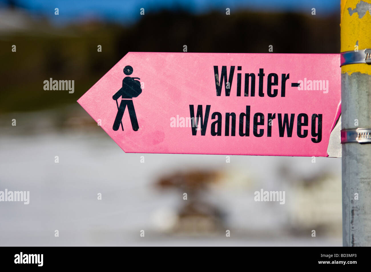 Hiking direction signs hi-res stock photography and images - Alamy