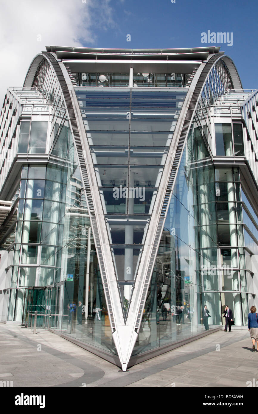 The modern shopping centre, Cardinal Place, Victoria Street, London. Stock Photo