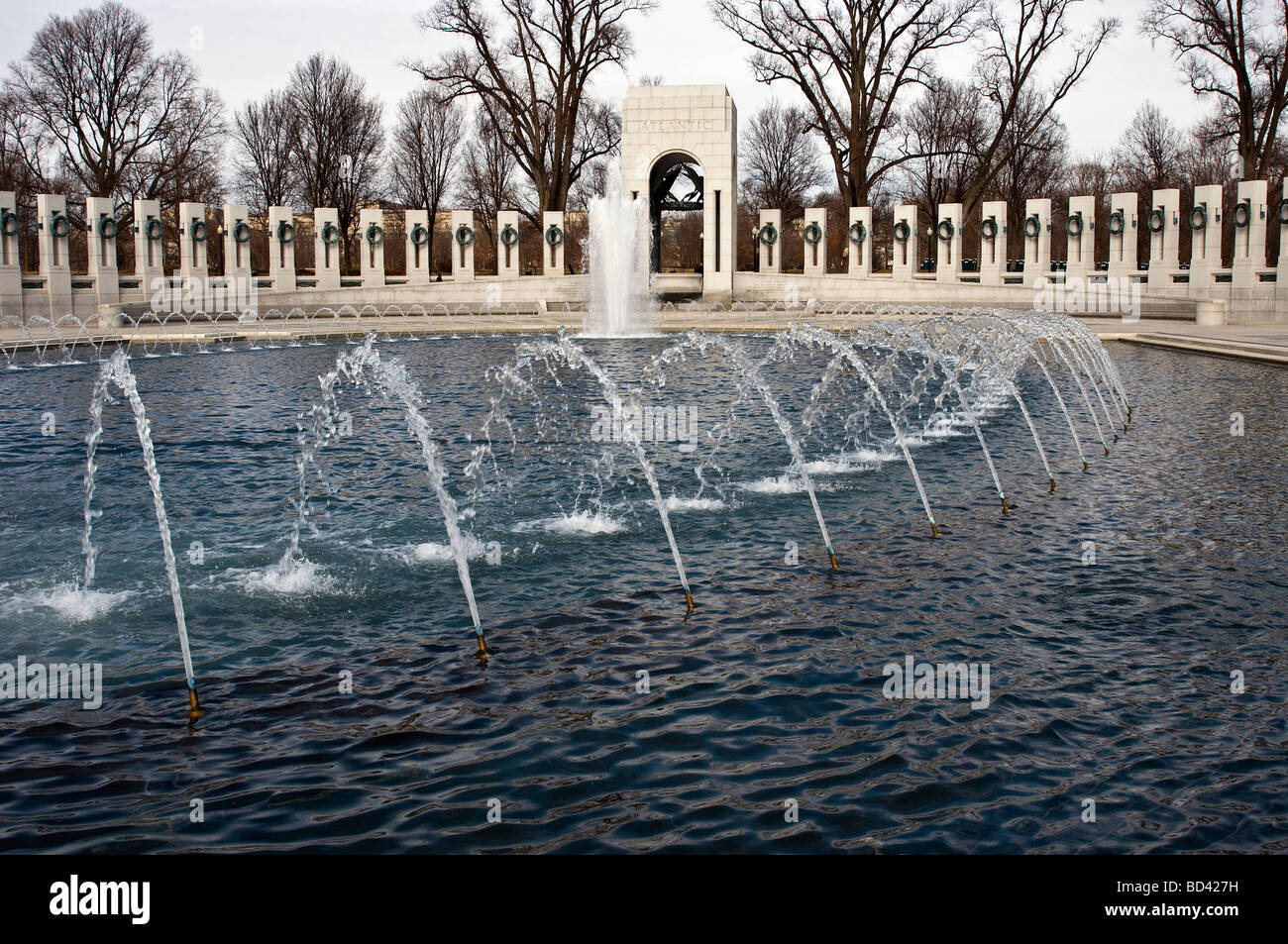 World War Two Memorial fountain in Washingotn DC Stock Photo Alamy