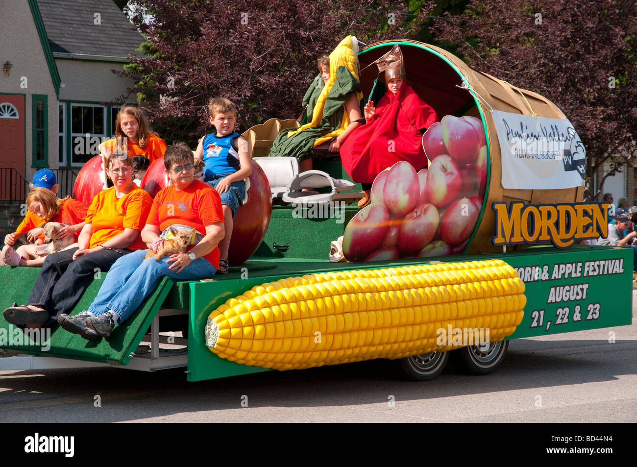 The Morden corn and Apple festival float at the 2009 sunflower Festival
