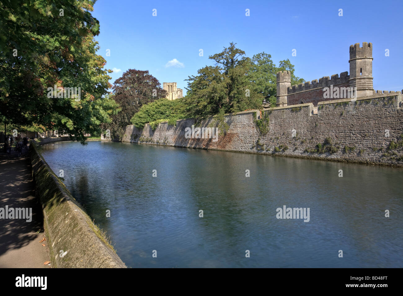 Bishop s Palace and Cathedral Wells Somerset England UK Stock Photo