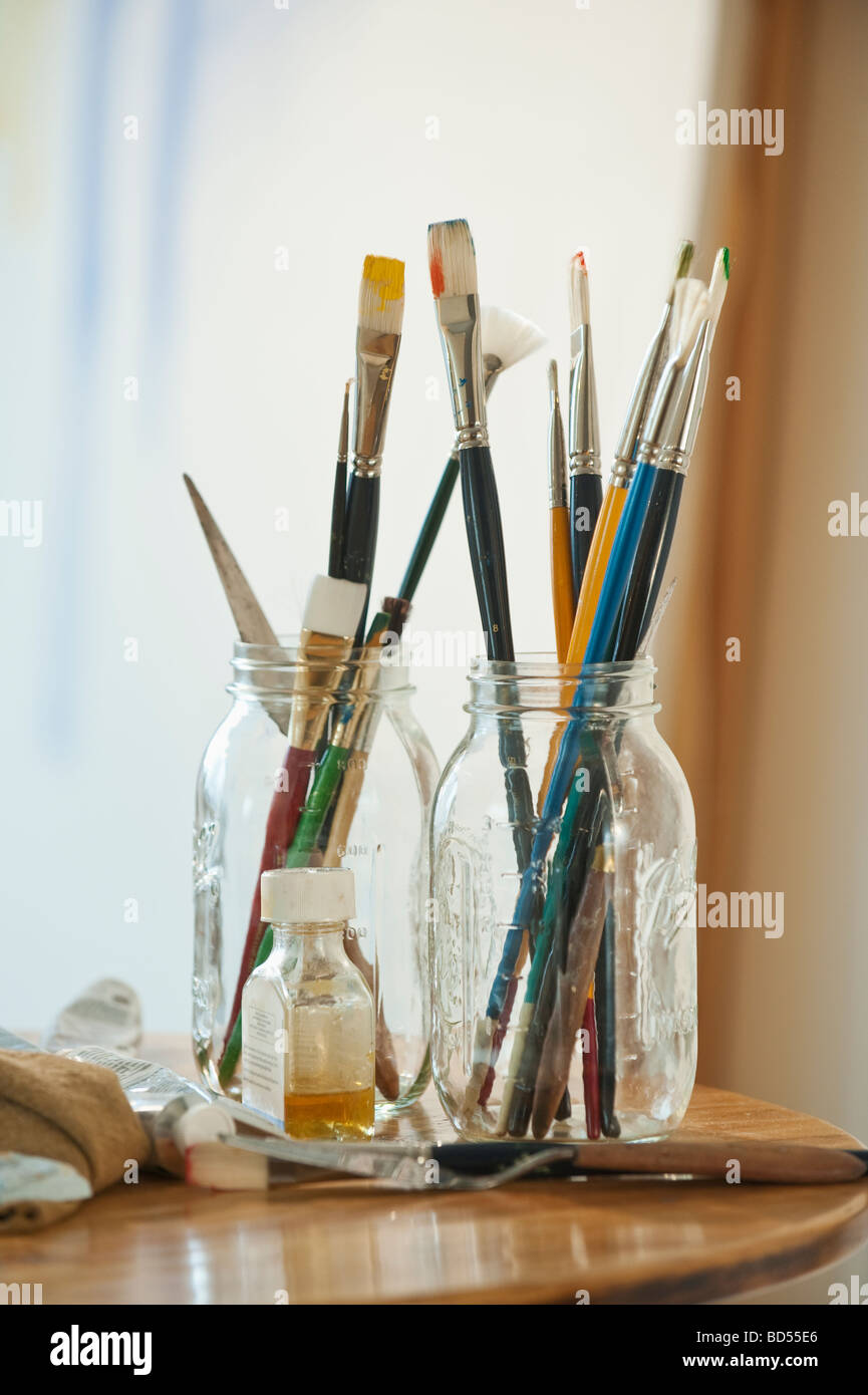 Art materials hi-res stock photography and images - Alamy