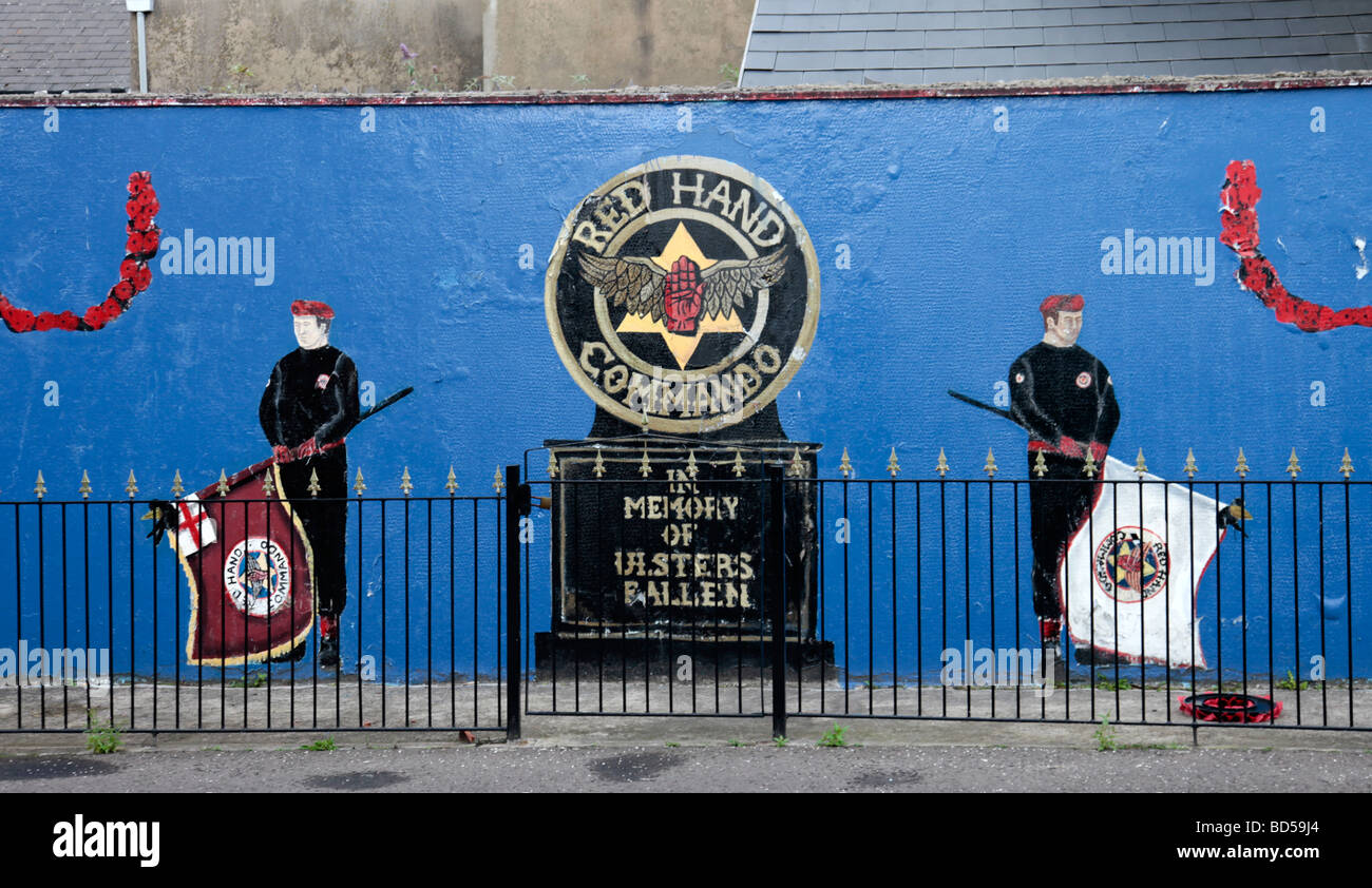 Mural in Belfast with the insignia of the Red Hand Commando and the text,  "In memory of Ulster's Fallen Stock Photo - Alamy