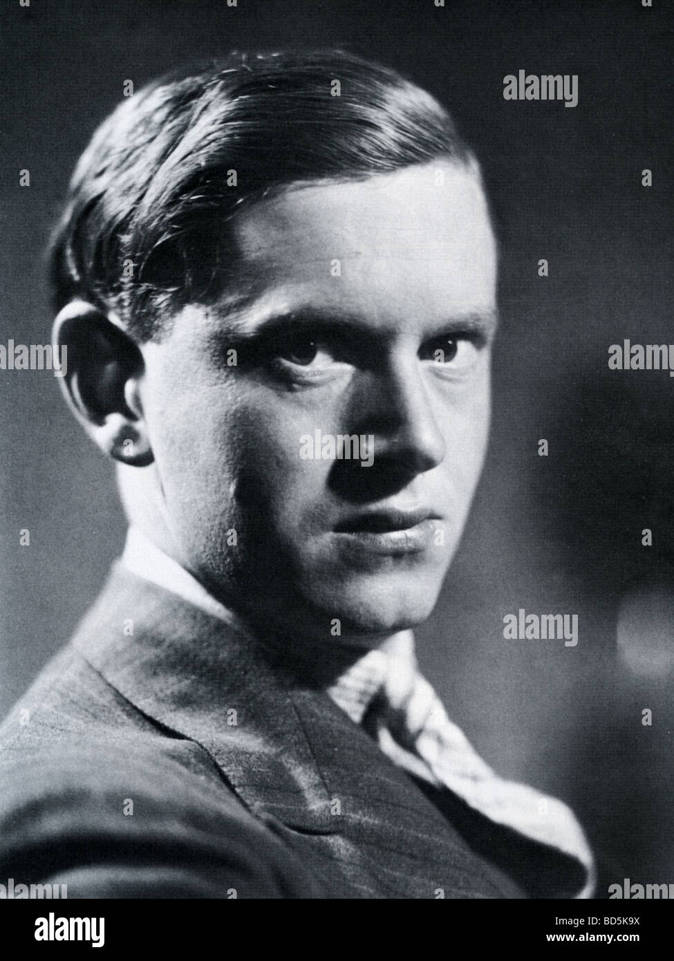 EVELYN WAUGH - B(1903-1966) English novelist in 1935 Stock Photo - Alamy