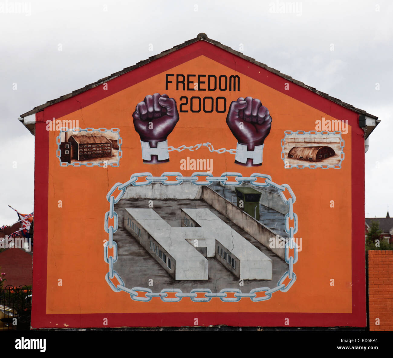 Loyalist mural in the Shankill area of West Belfast depicting the release of prisoners from the H blocks of Maze prison Stock Photo
