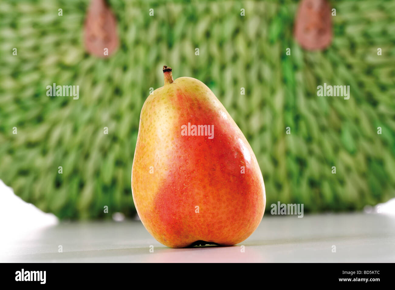 Frische birnen hi-res stock photography and images - Page 2 - Alamy