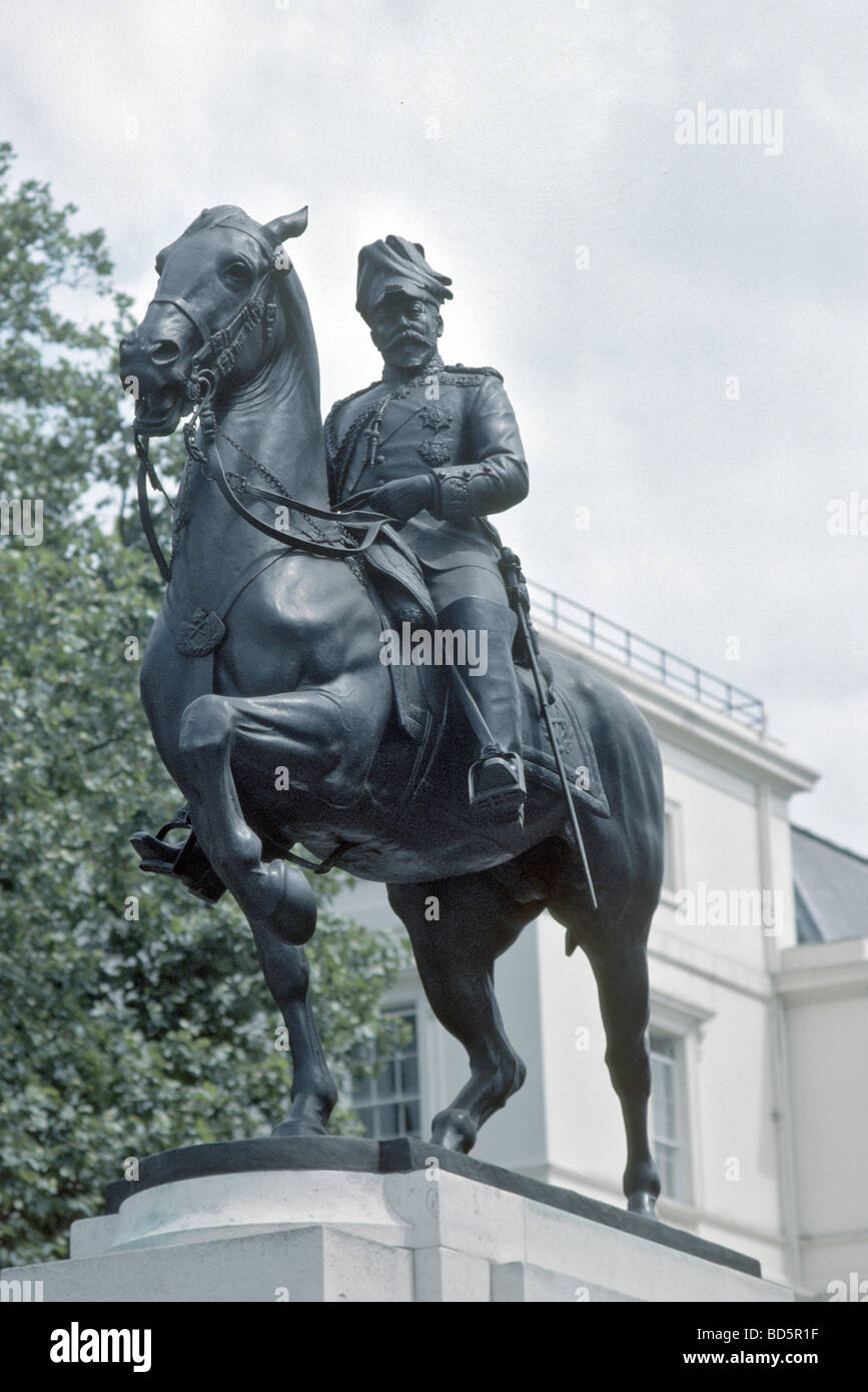 Statue of Edward VII at Waterloo Steps Stock Photo Alamy