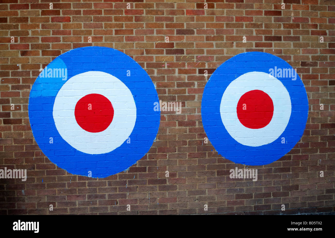 Target Painted on a Wall July 2009 Stock Photo Alamy