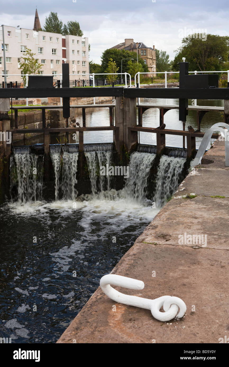 Forth and Clyde Canal at lock 21 near Maryhill Glasgow, Scotland, UK, Great Britain Stock Photo