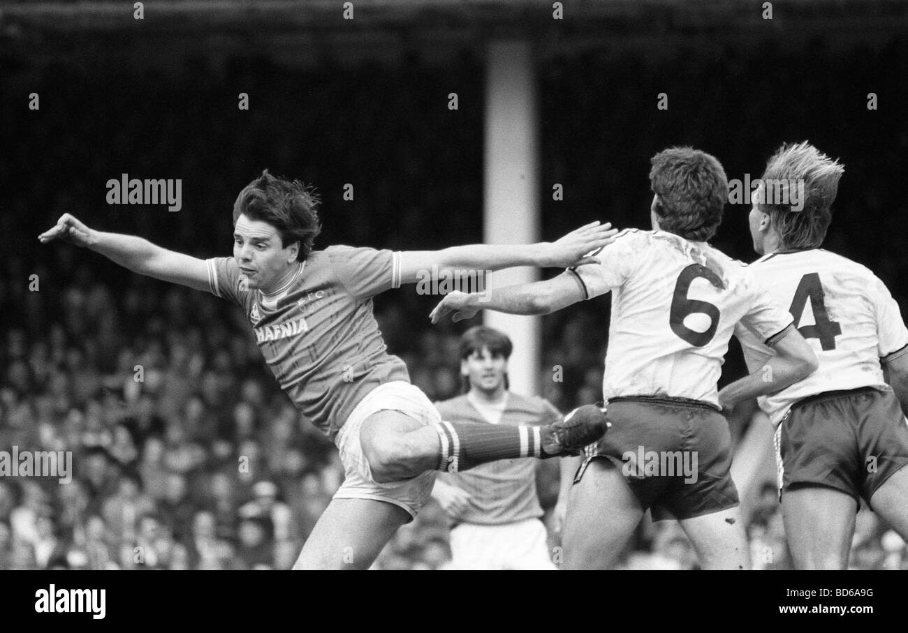 Everton 1985 hi-res stock photography and images - Alamy