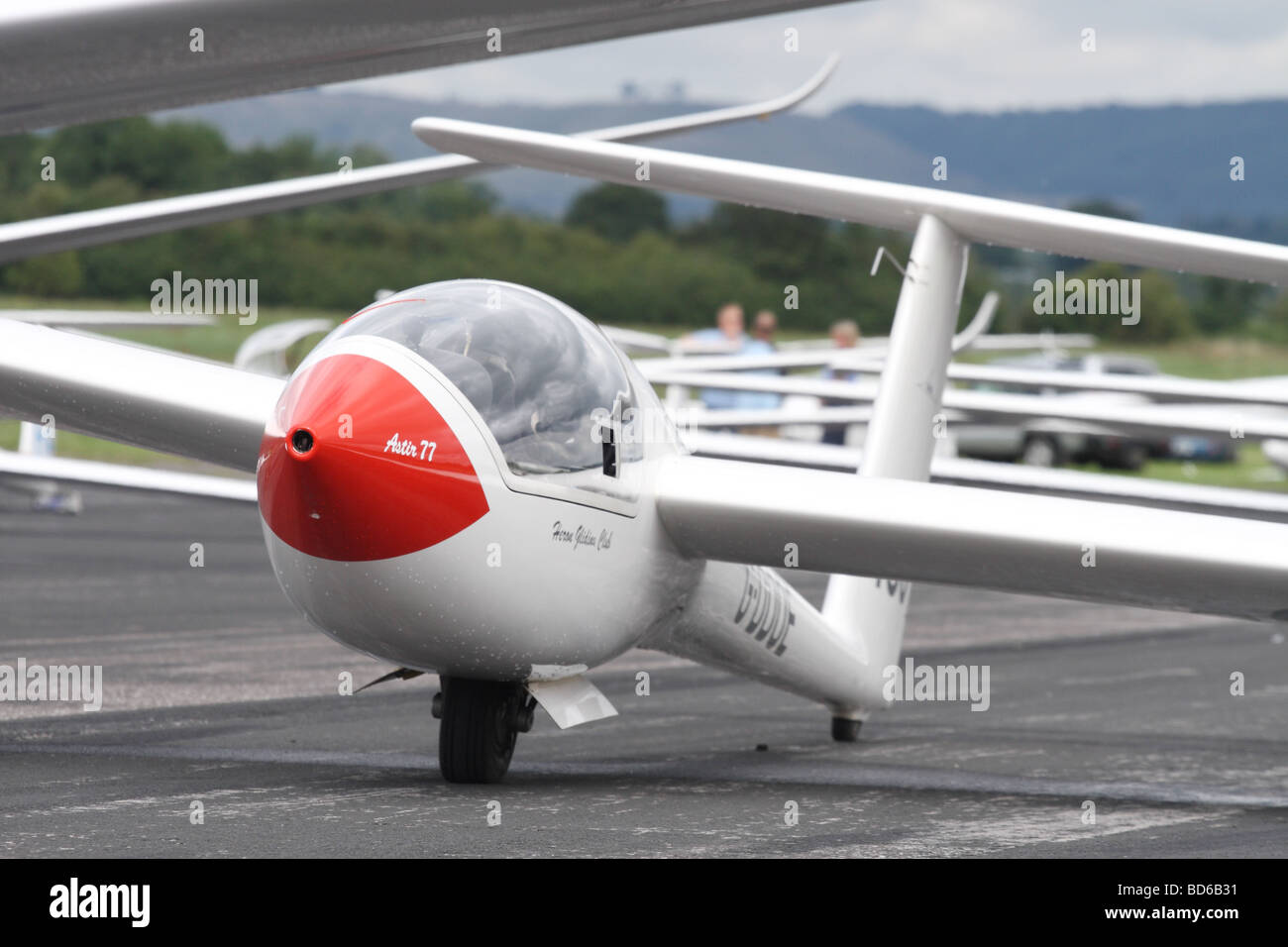 Gliders Grob G102 Astir CS77 single seat sports glider soaring sailplane waiting on the competition grid Stock Photo