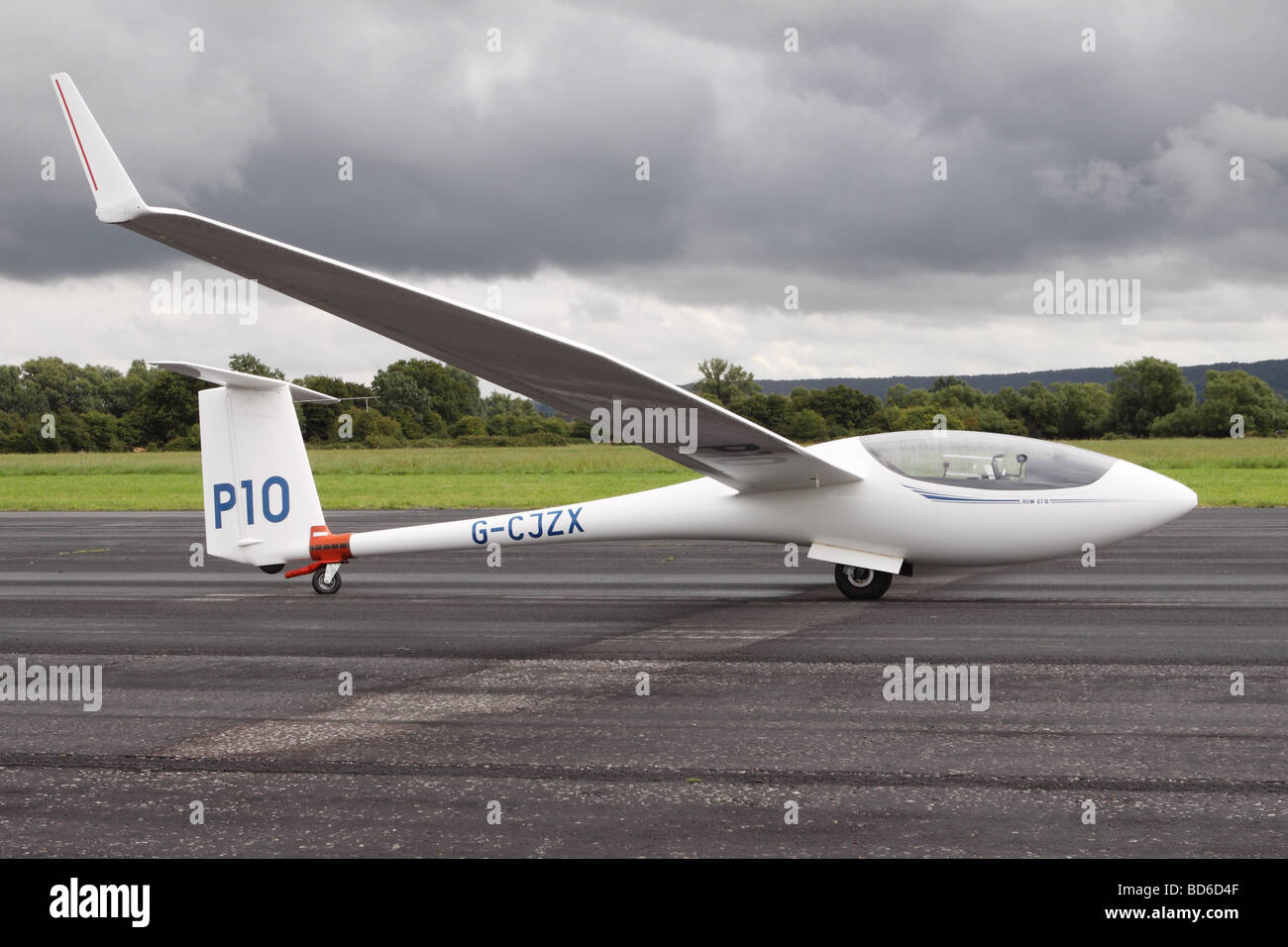 Schleicher ASW 27 modern aerodynamic single seat high performance soaring glider with wing tip winglets Stock Photo