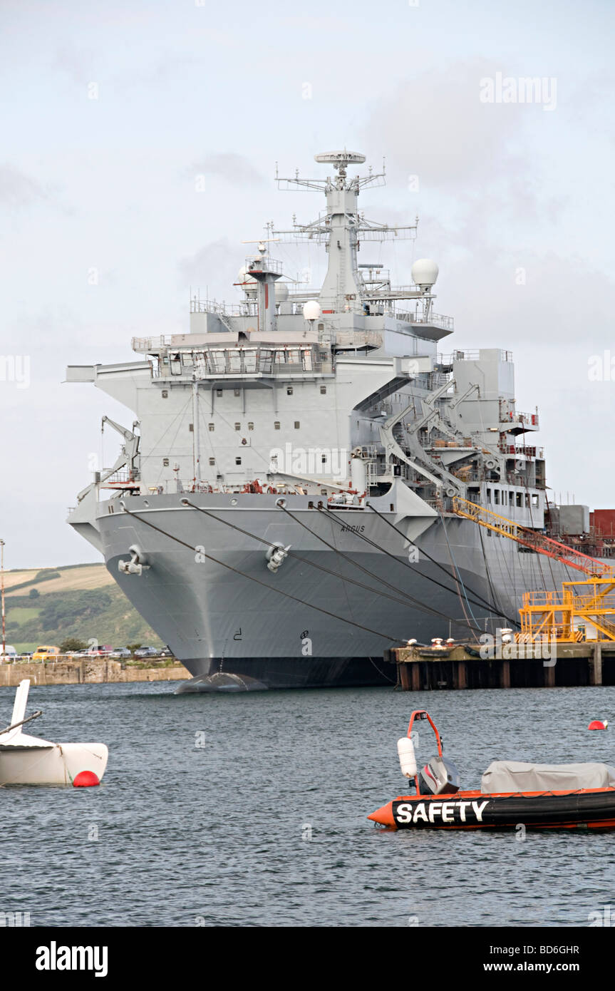 Royal fleet auxiliary ship argus bay hires stock photography and