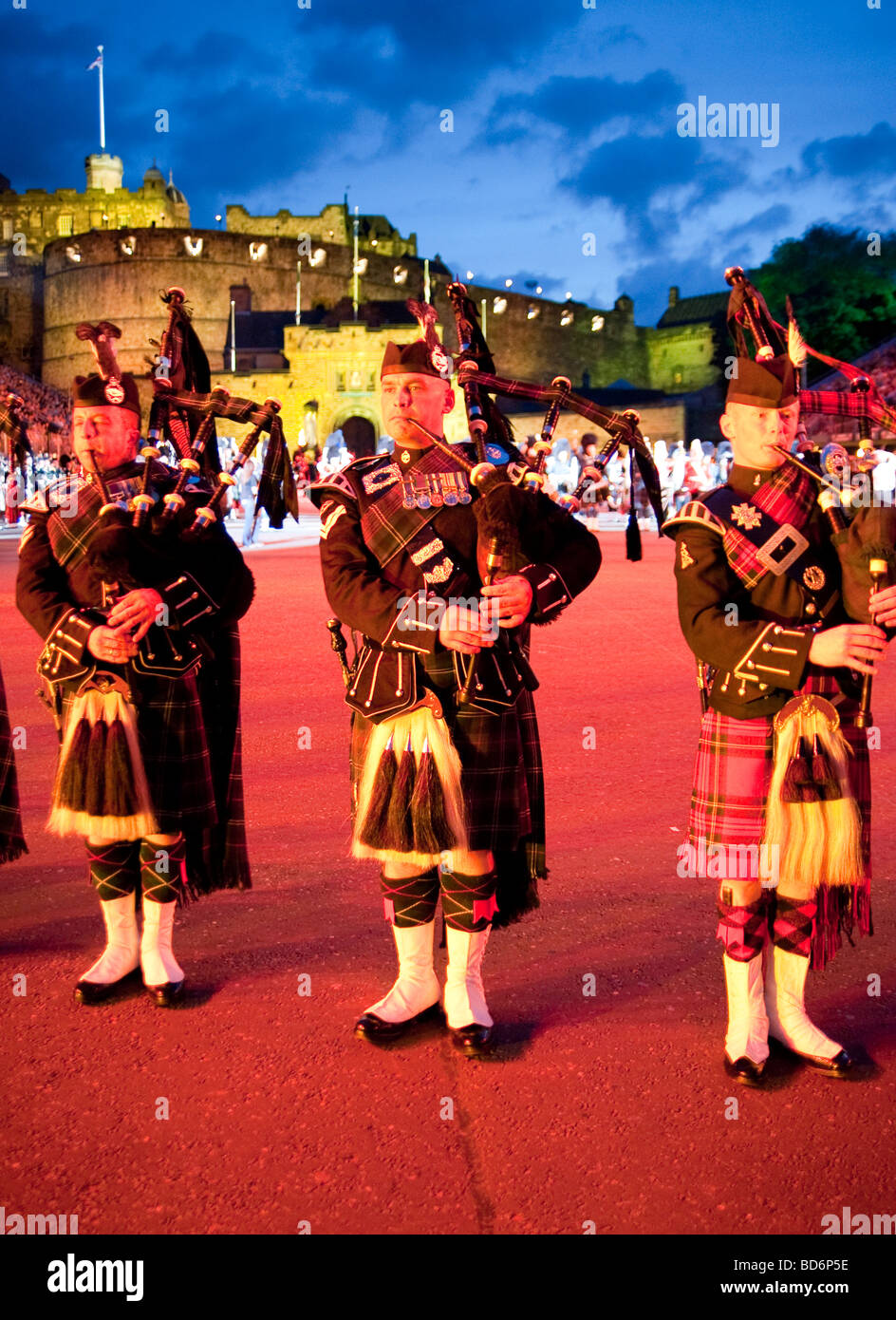 scottish-piper-edinburgh-tattoo-hi-res-stock-photography-and-images-alamy