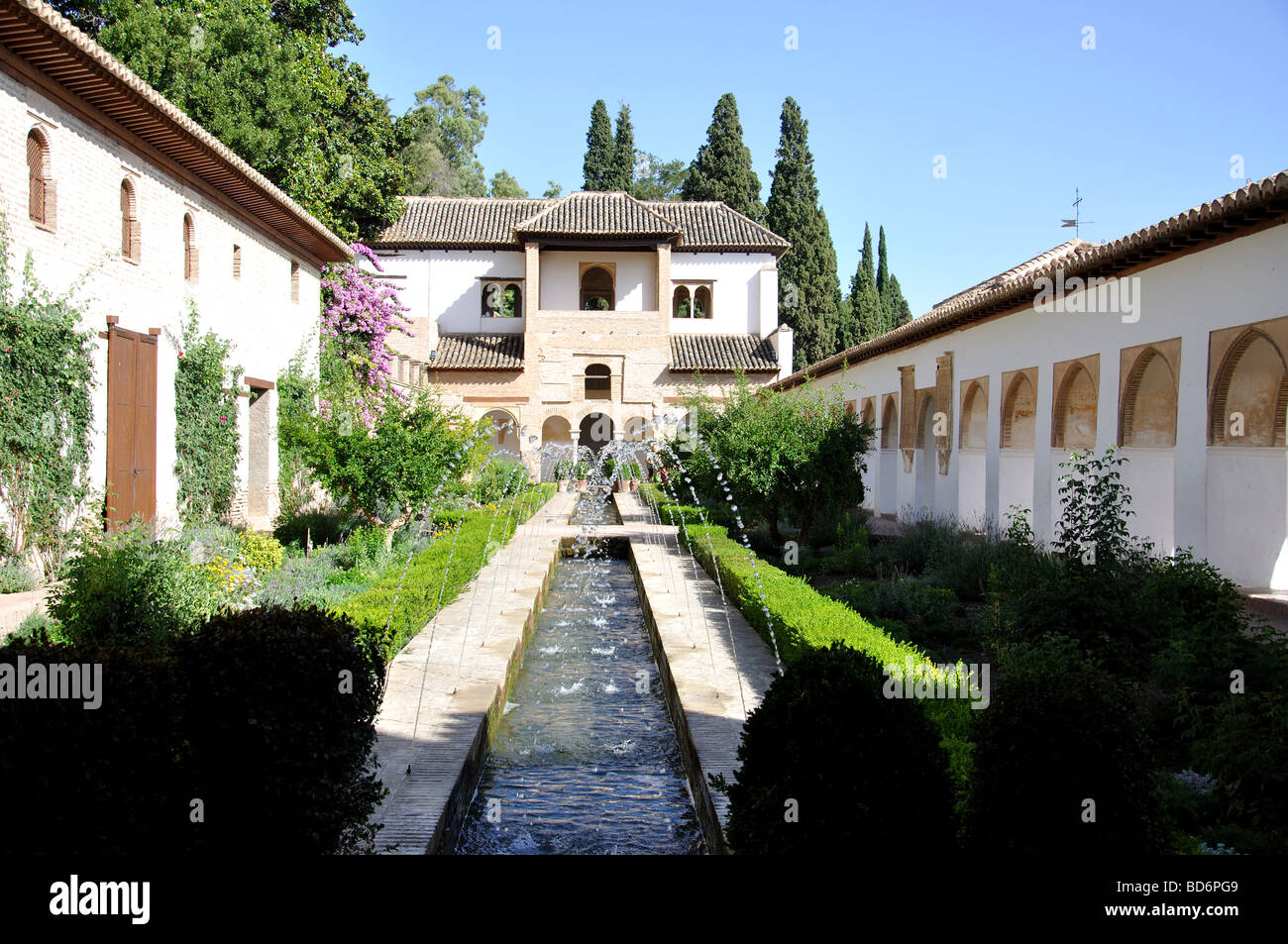 Patio de la Acequia, The Palacio de Generalife, La Alhambra, Granada, Granada Province, Andalusia, Spain Stock Photo