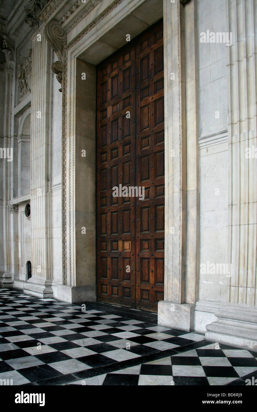 The Vestibule in Front of St Paul's Cathedral, West Front Entrance, Ludgate Hill, City of London, UK Stock Photo