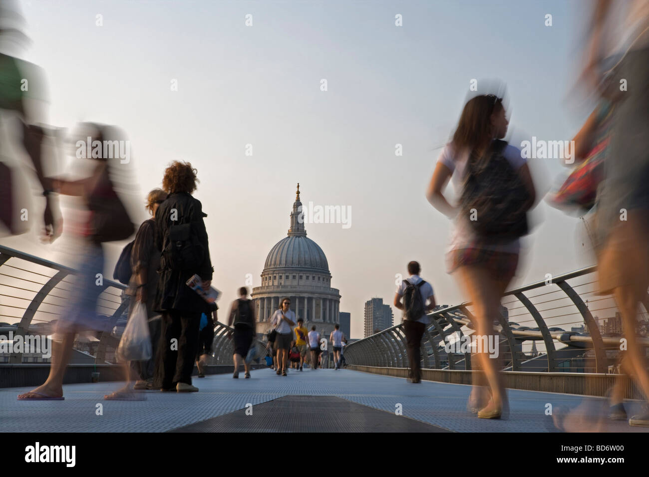 Millennium footbridge river thames london Stock Photo