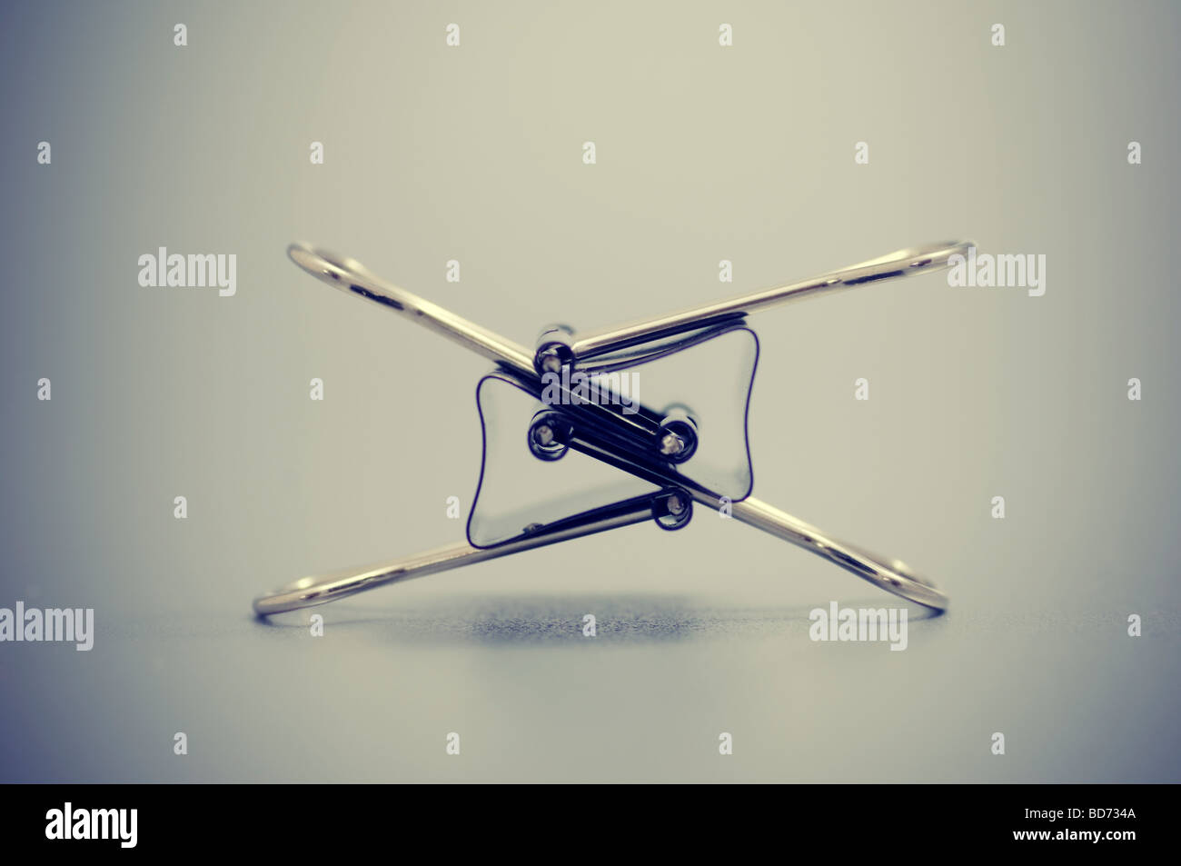 Two bulldog binder clips attached together Stock Photo Alamy