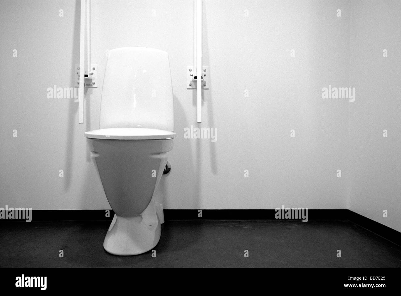 Handrail bathroom Black and White Stock Photos & Images Alamy
