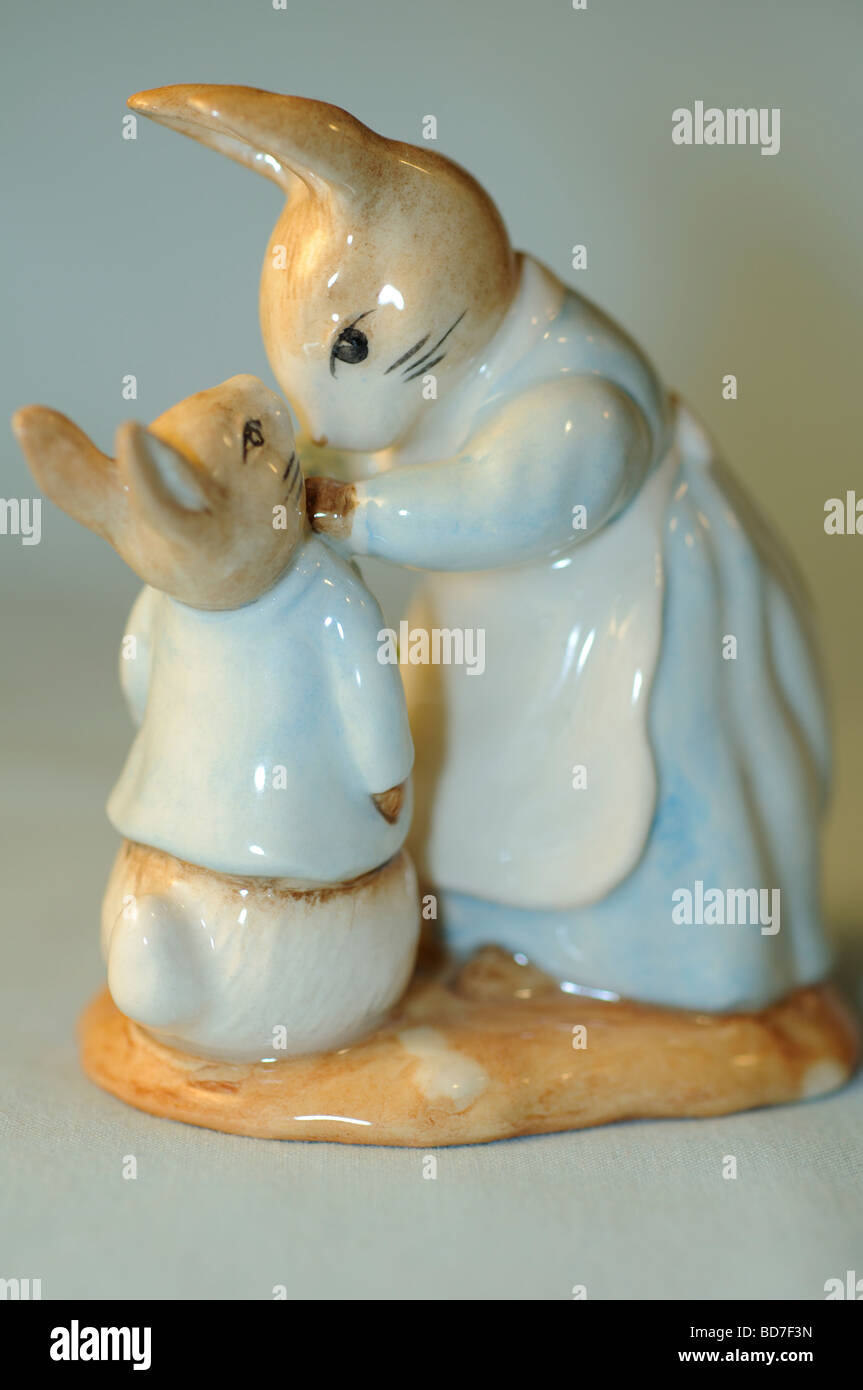 Mrs Rabbit And Peter Beatrix Potter Royal Doulton Peter Rabbit Collection Figurine Stock Photo Alamy