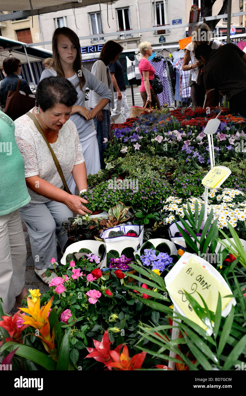Paris France, Women Shopping in Outside Public "Farmers Market" Stall, Display, "Potted