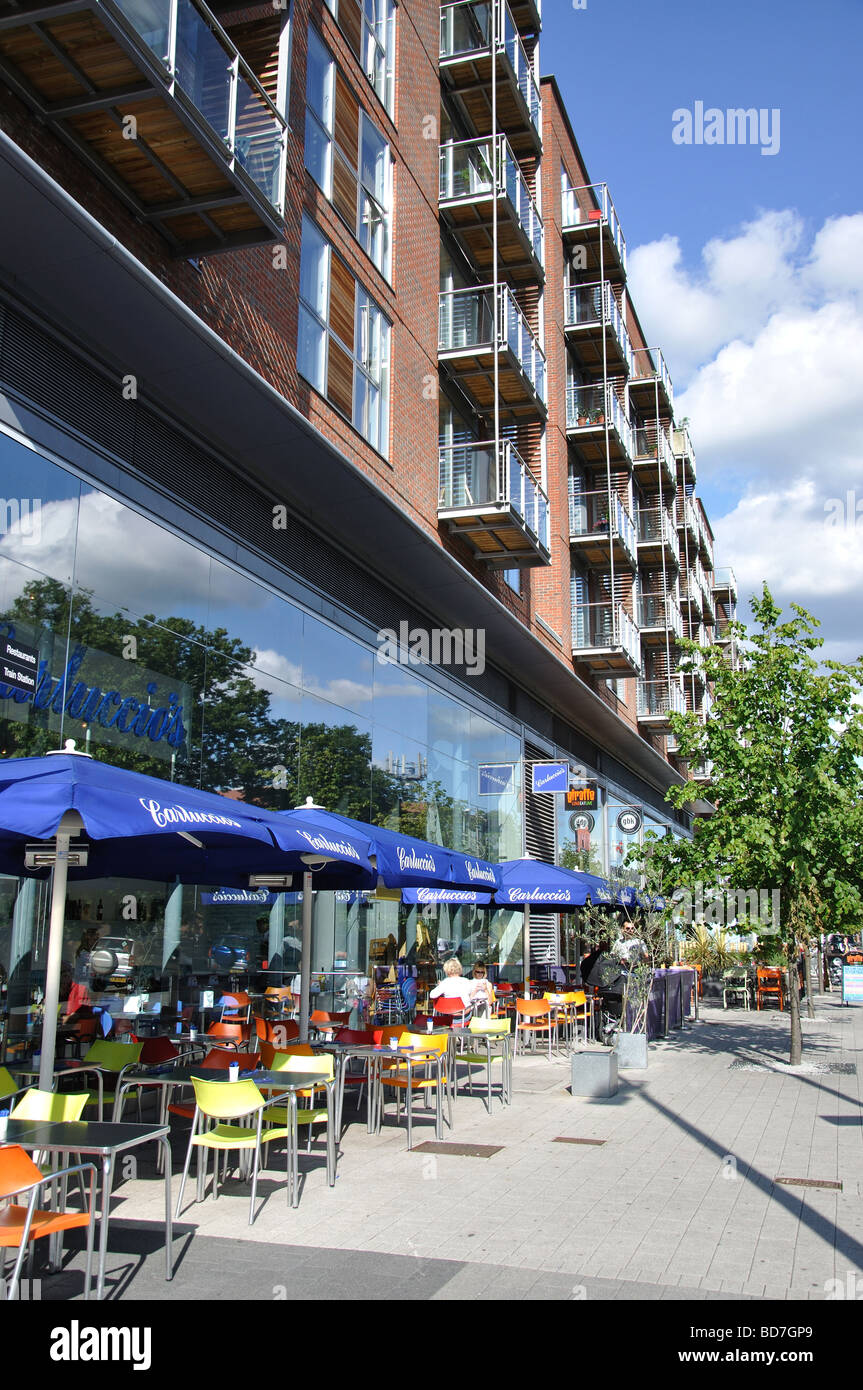 Walton on thames restaurant hires stock photography and images Alamy